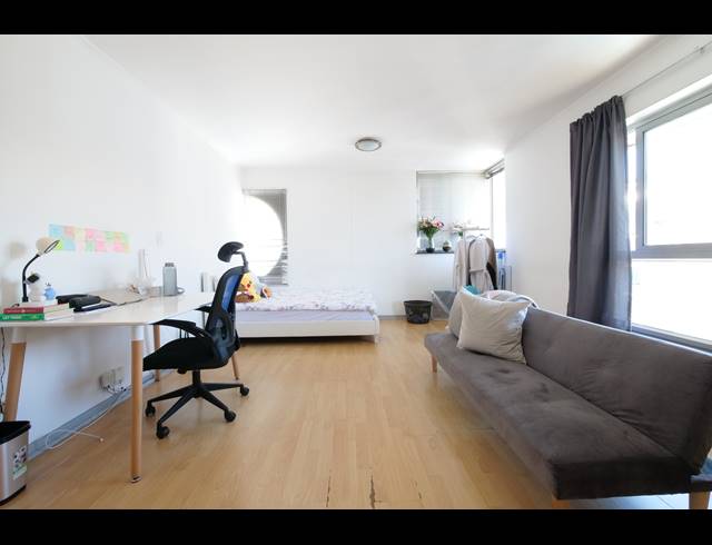 0.5 BEDROOM APARTMENT RENTED IN CLAREMONT UPPER